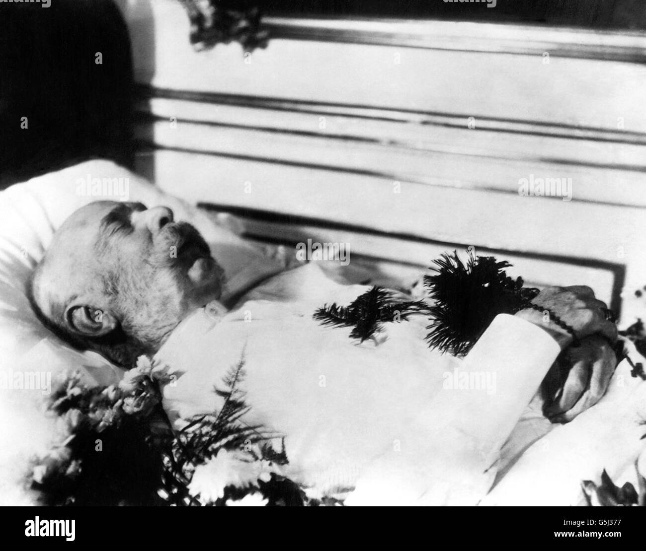 Kaiser Franz Josef von Österreich auf seinem Sterbebett 1916. Stockfoto