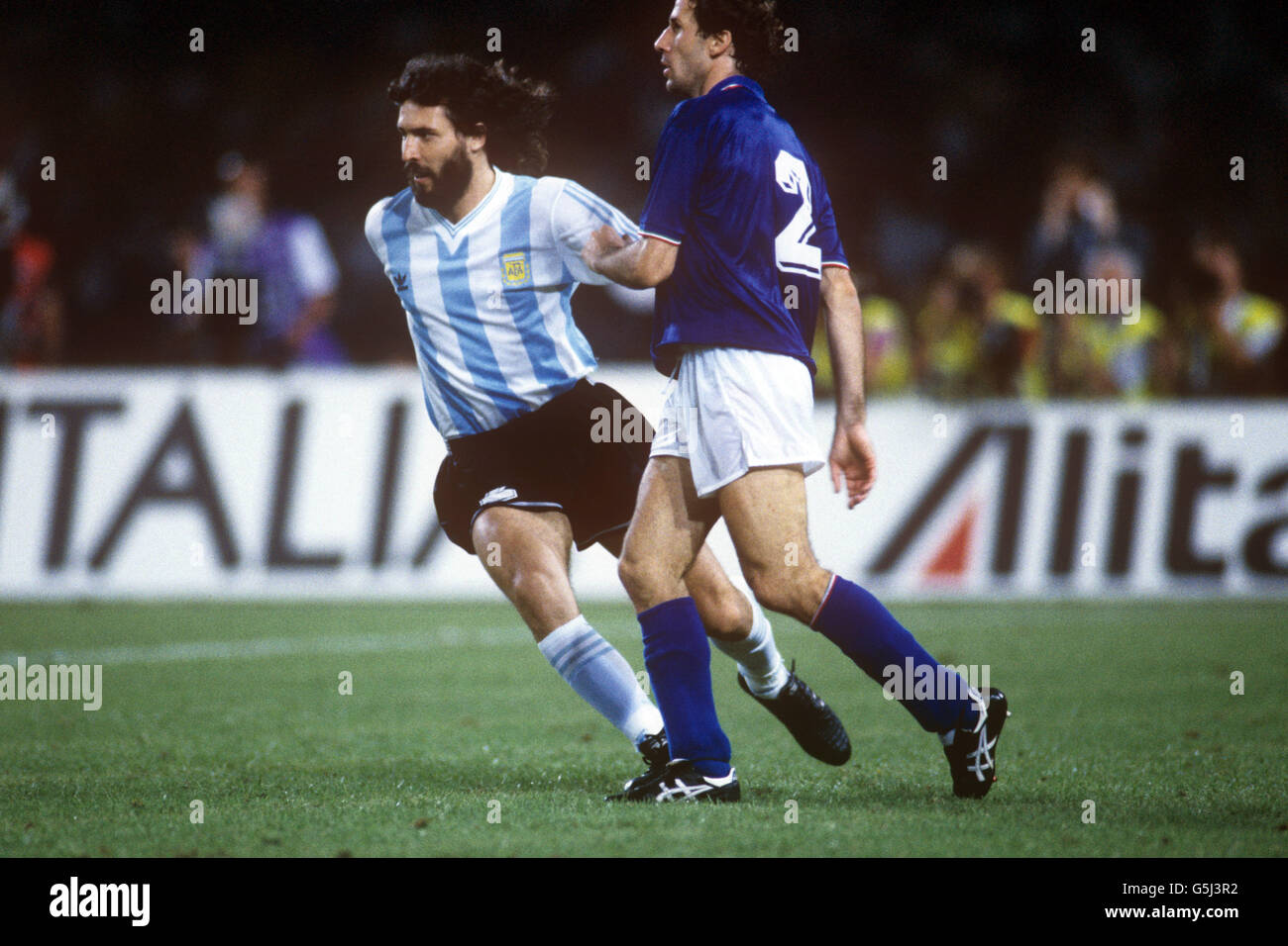 Sergio Batista, Argentinien (l) und Franco Baresi, Italien (r). Stockfoto