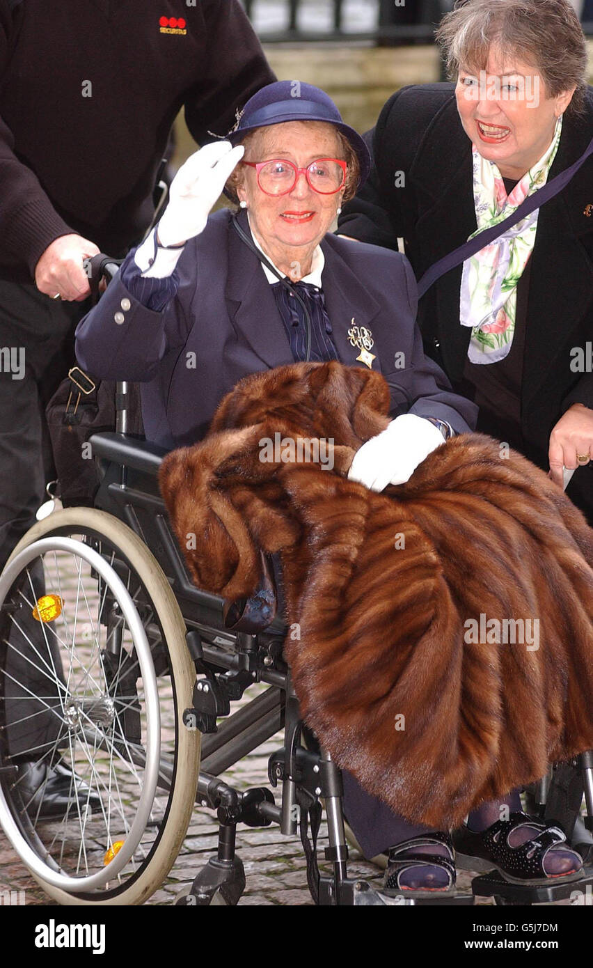 UK Harry Secombe Memorial Thora Hird Stockfoto