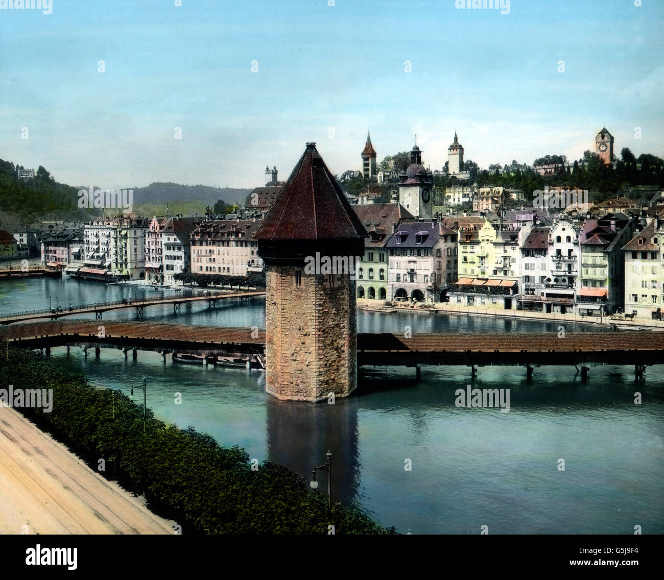 Kapellbrücke Und Wasserturm in Luzern, Schweiz, ca. 1910er Jahre. Die Kapellbrücke und Wasserturm in Luzern, Schweiz, ca. 1910 s. Stockfoto