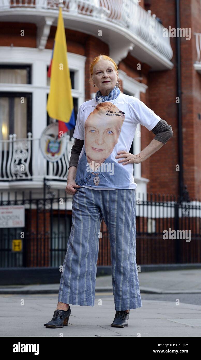 Dame Vivienne Westwood kommt in der Botschaft von Ecuador in London an, um Wikileaks Gründer und aktuellen Asylsuchenden Julian Assange zu besuchen. Stockfoto