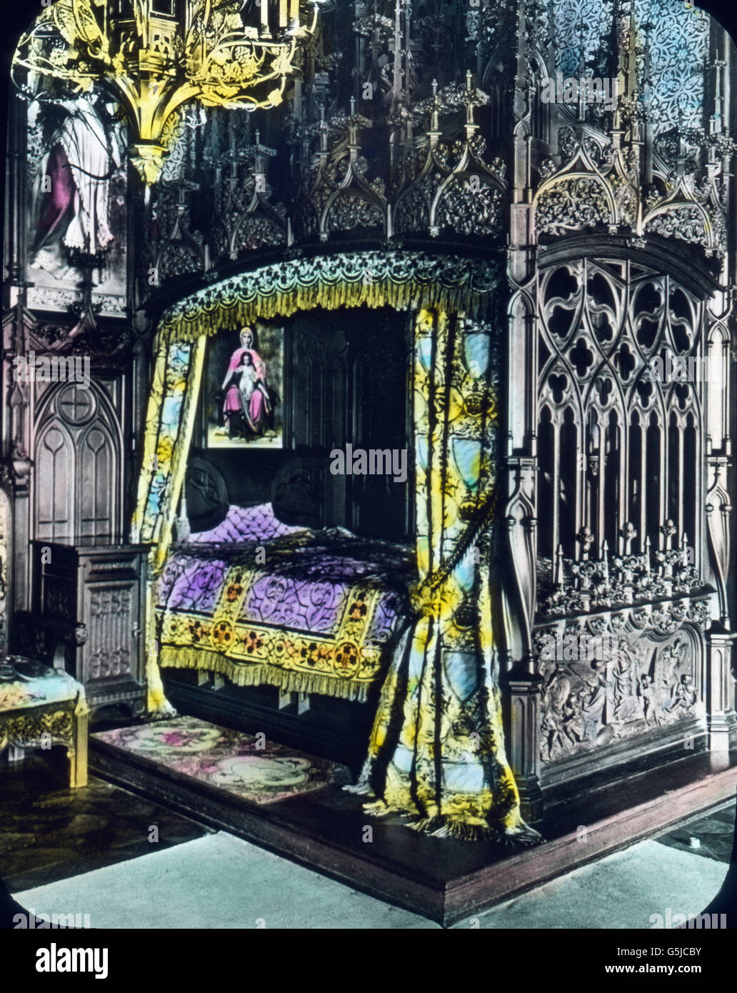 Bedrooms von König Ludwig II. Auf Schloß Neuschwanstein in Bayern.  Schlafzimmer des Königs Louis II bei Schloss Neuschwanstein in Bayern  Stockfotografie - Alamy