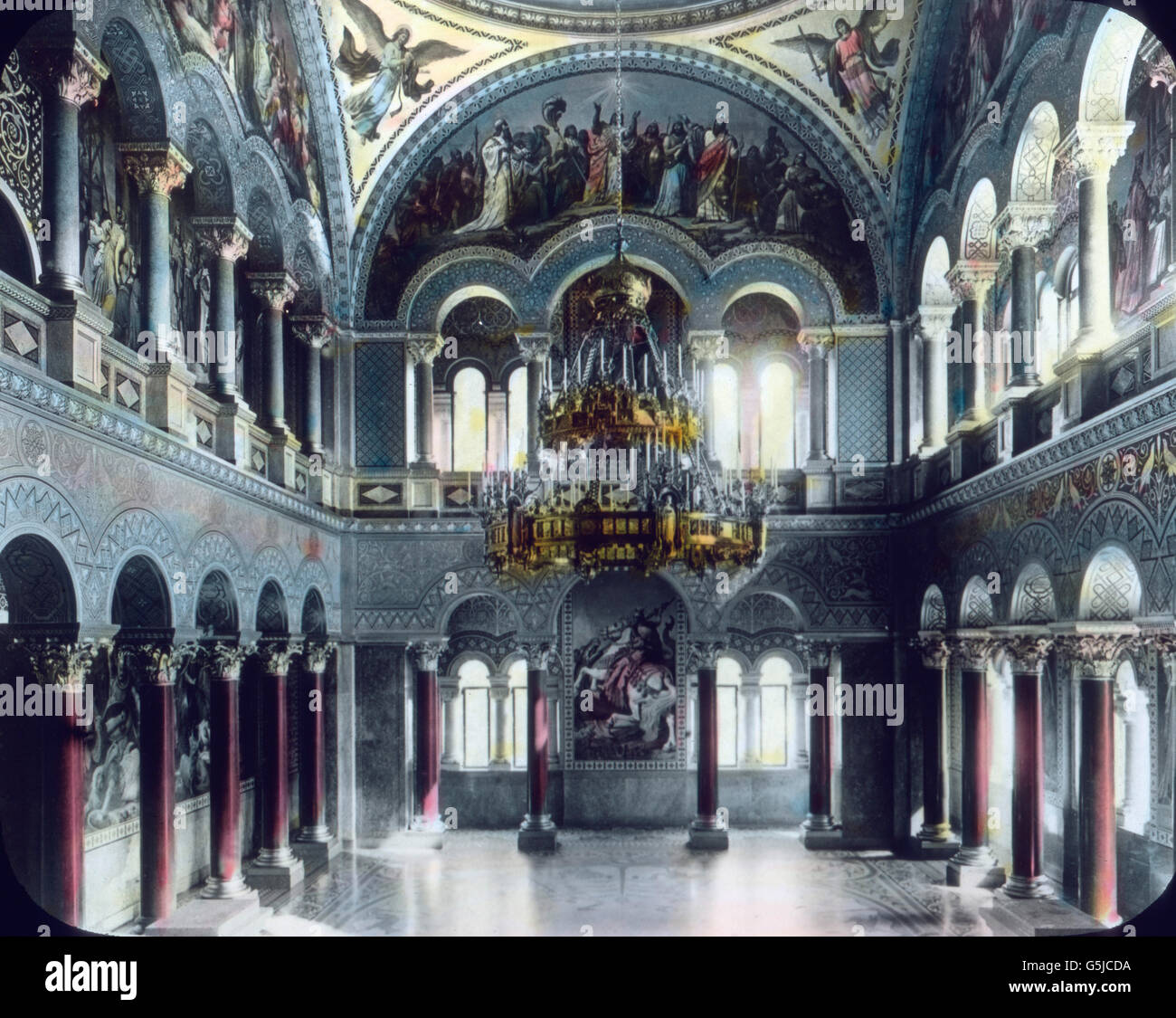 Der Thronsaal von König Ludwig II. Auf Schloß Neuschwanstein in Bayern. Thronsaal des Königs Louis II bei Schloss Neuschwanstein in Bayern. Stockfoto