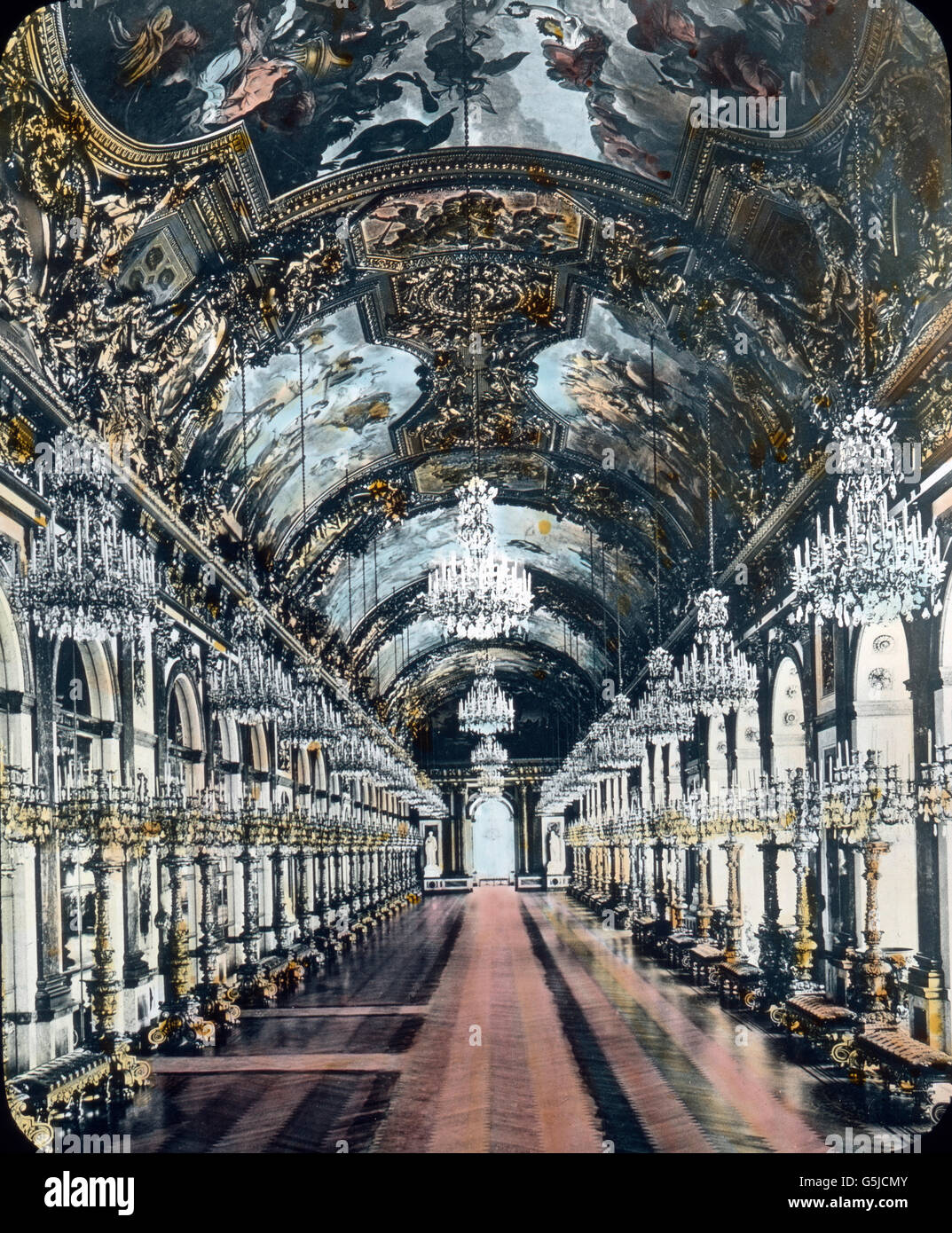 Spiegelgalerie Im Neuen Schloß Herrenchiemsee in Herrenchiemsee in Bayern. Spiegelsaal in das neue Schloss Herrenchiemsee auf Herrenchiemsee in Bayern. Stockfoto