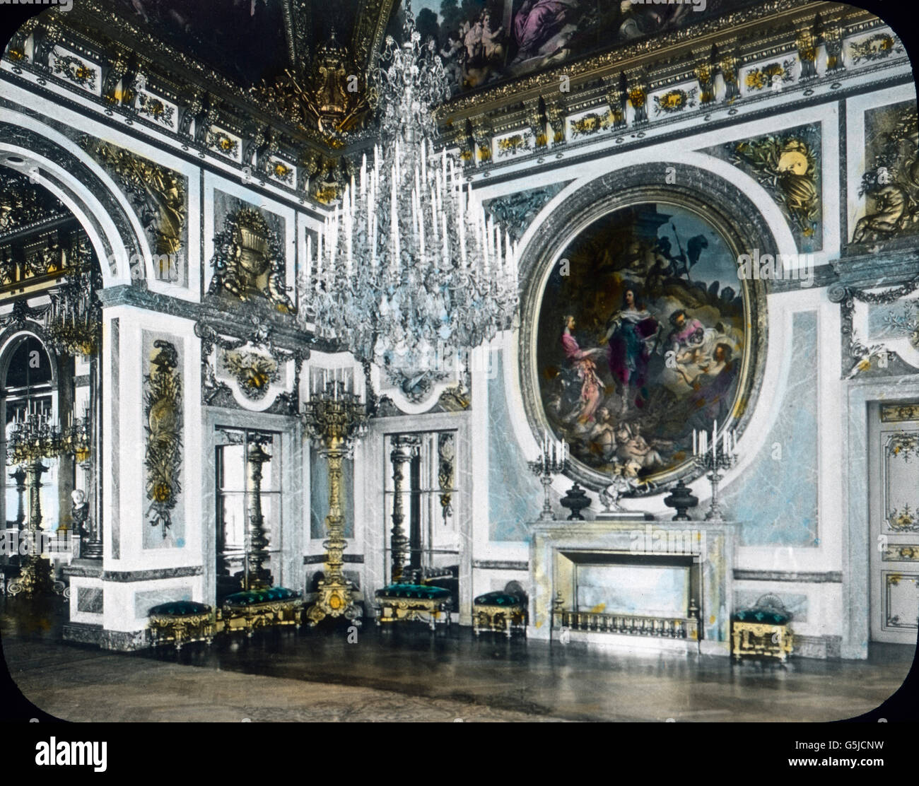 Friedenssaal Im Neuen Schloß Herrenchiemsee in Herrenchiemsee in Bayern. Halle des Friedens auf das neue Schloss Herrenchiemsee auf Herrenchiemsee in Bayern. Stockfoto