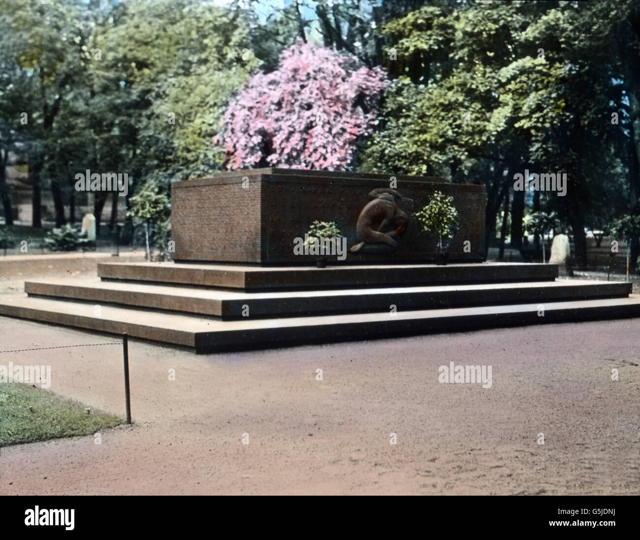 Deutsches Ehrenmal Für die Gefallenen des 1. Weltkrieges in Helsinki, Finnland 1920er Jahre. Deutsche Denkmal für die gefallenen Soldaten des ersten Weltkriegs in Helsinki, Finnland der 1920er Jahre. Stockfoto