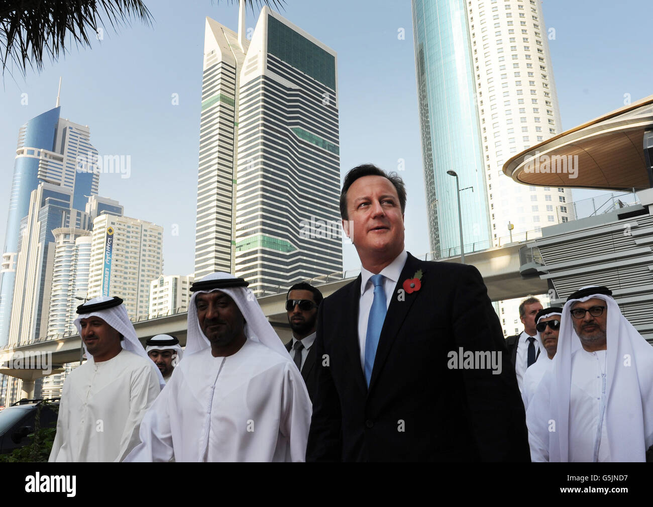 Premierminister David Cameron kommt im World Trade Centre in Dubai an, wo er eine Messe namens The Big Five besuchte, auf der britische Unternehmen ihre Waren in den Vereinigten Arabischen Emiraten ausstellen. Stockfoto