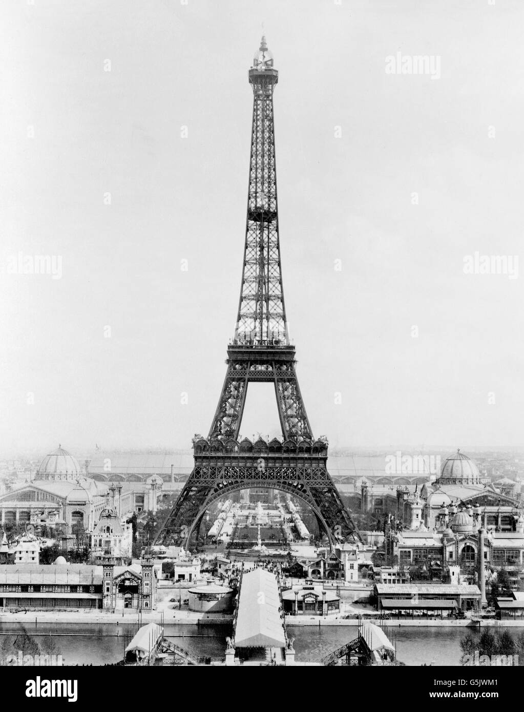 Weltausstellung Paris 1889. Eiffelturm und Ausstellung Gebäude auf dem Champ de Mars von Troacadero, Weltausstellung, 1889 gesehen. Der Eiffelturm wurde gebaut, um als der Eingang zu dieser Weltausstellung dienen. Stockfoto