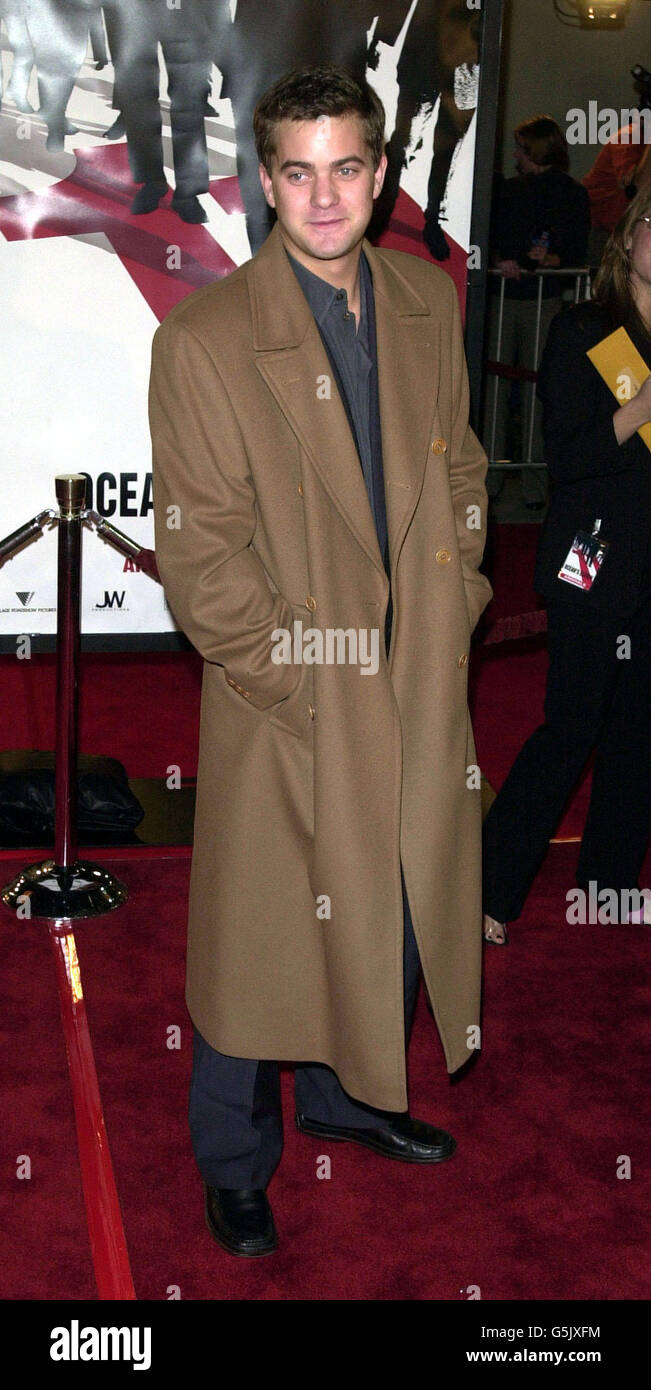 Der Schauspieler Joshua Jackson von Dawson's Creek kommt zur Premiere von Ocean's Eleven im Mann's Village Theater in Los Angeles. Stockfoto