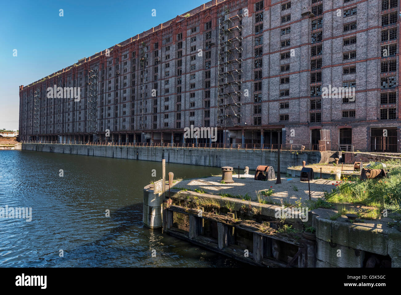 Liverpool Merseyside North West England The Stanley Dock ehemaligen Tabaklager. Verwendet in vielen TV-Filmen als Standort. Stockfoto