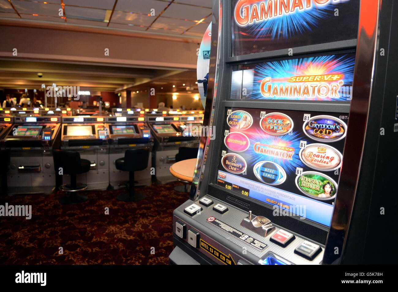Eine Gaming-Maschine in einem Casino High Street. Stockfoto