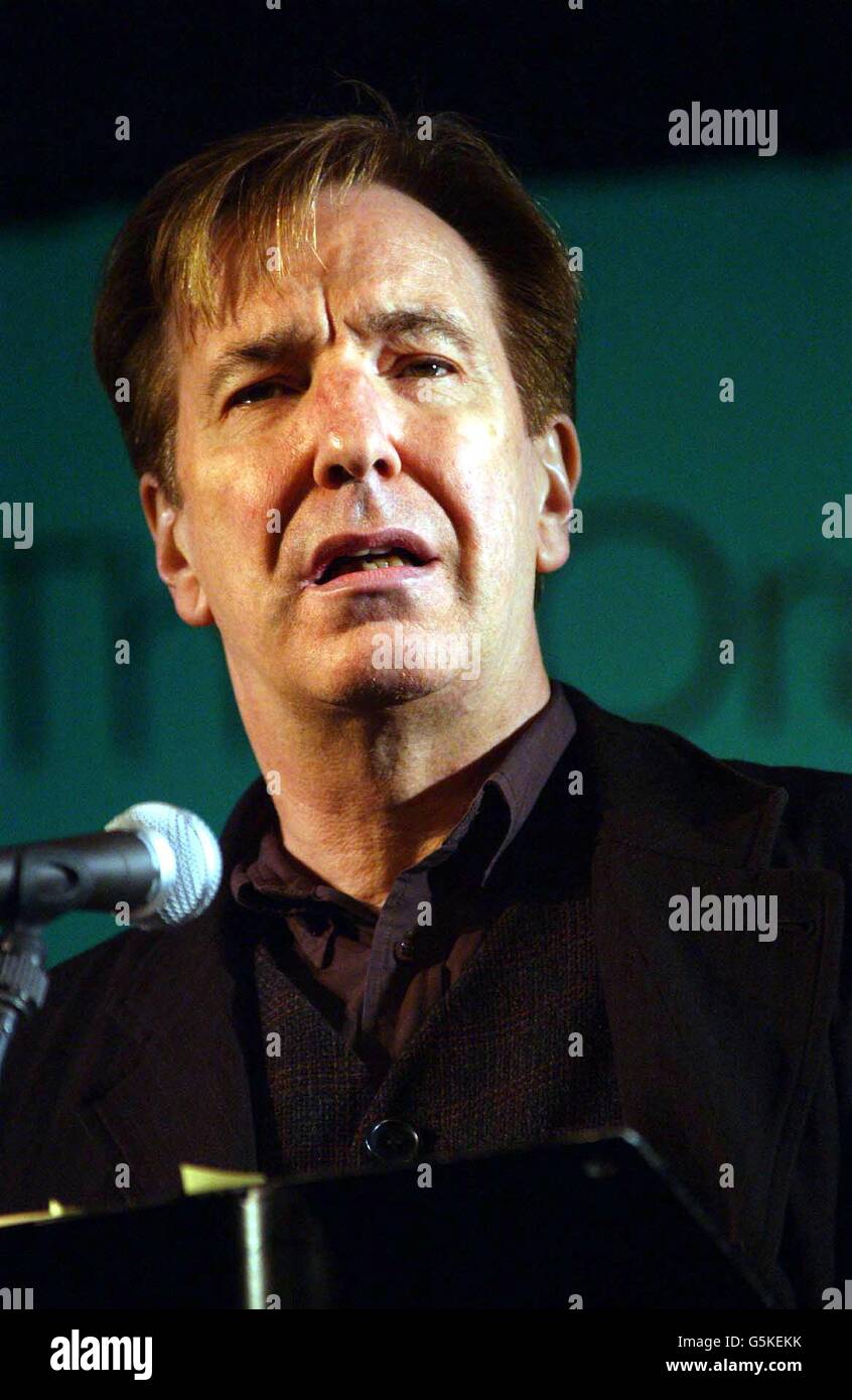 Alan Rickman spricht im Apollo Theater in der Londoner Shaftsbury Avenue im Rahmen der Orange Word Season of Lectures. Stockfoto