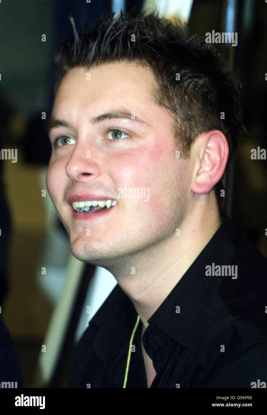 Brian Dowling besucht den Selfridges Celebrity Shopping Evening zur Unterstützung der HIV/AIDS-Wohltätigkeitsorganisation, dem Terence Higgins Trust, in der Oxford Street, London. Stockfoto