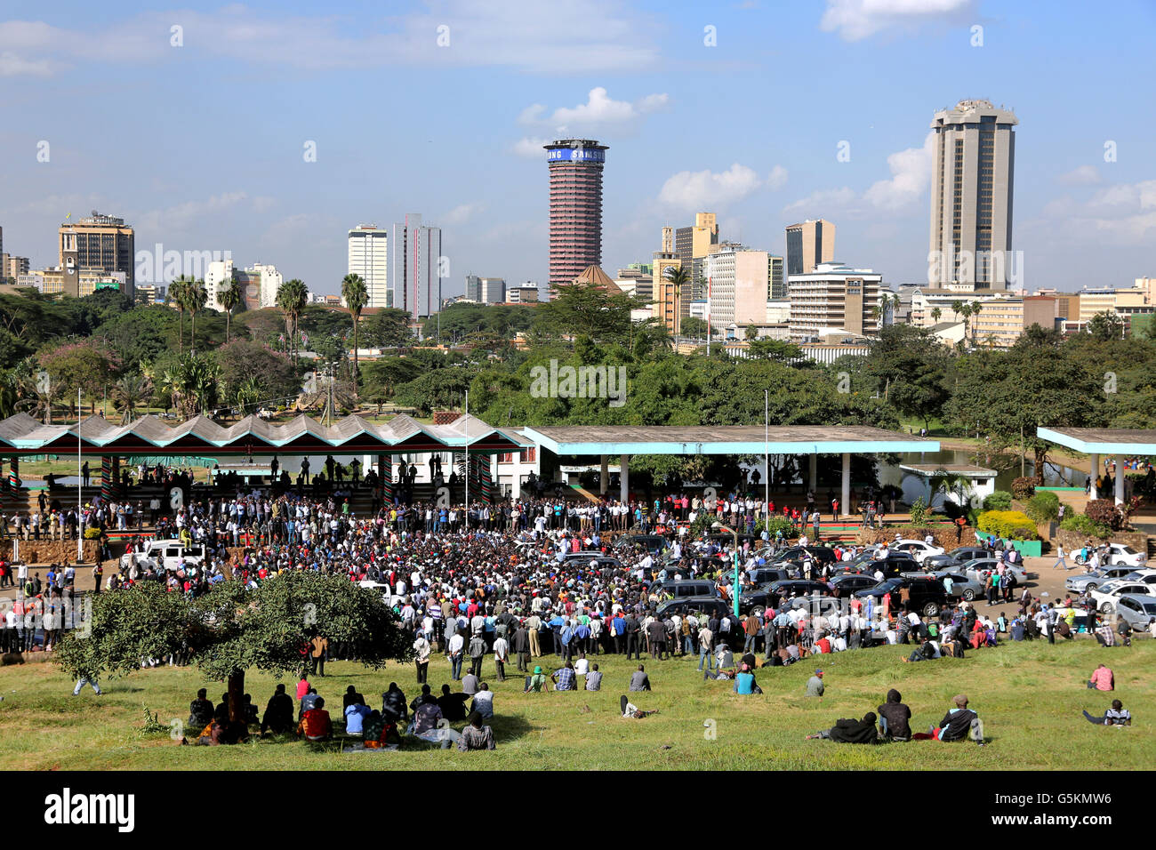 Skyline von Nairobi mit Uhuru Park in den Vordergrund, Nairobi, Kenia, Ostafrika Stockfoto