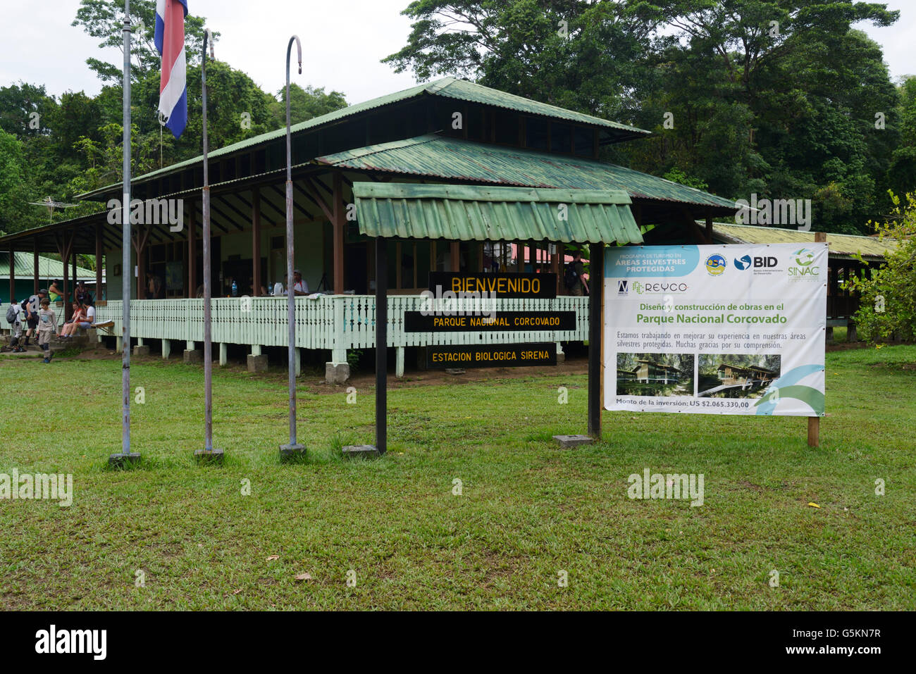 Corcovado Nationalpark auf der Halbinsel Osa Costa Rica. Sirena Ranger Station, Parkverwaltung Stockfoto