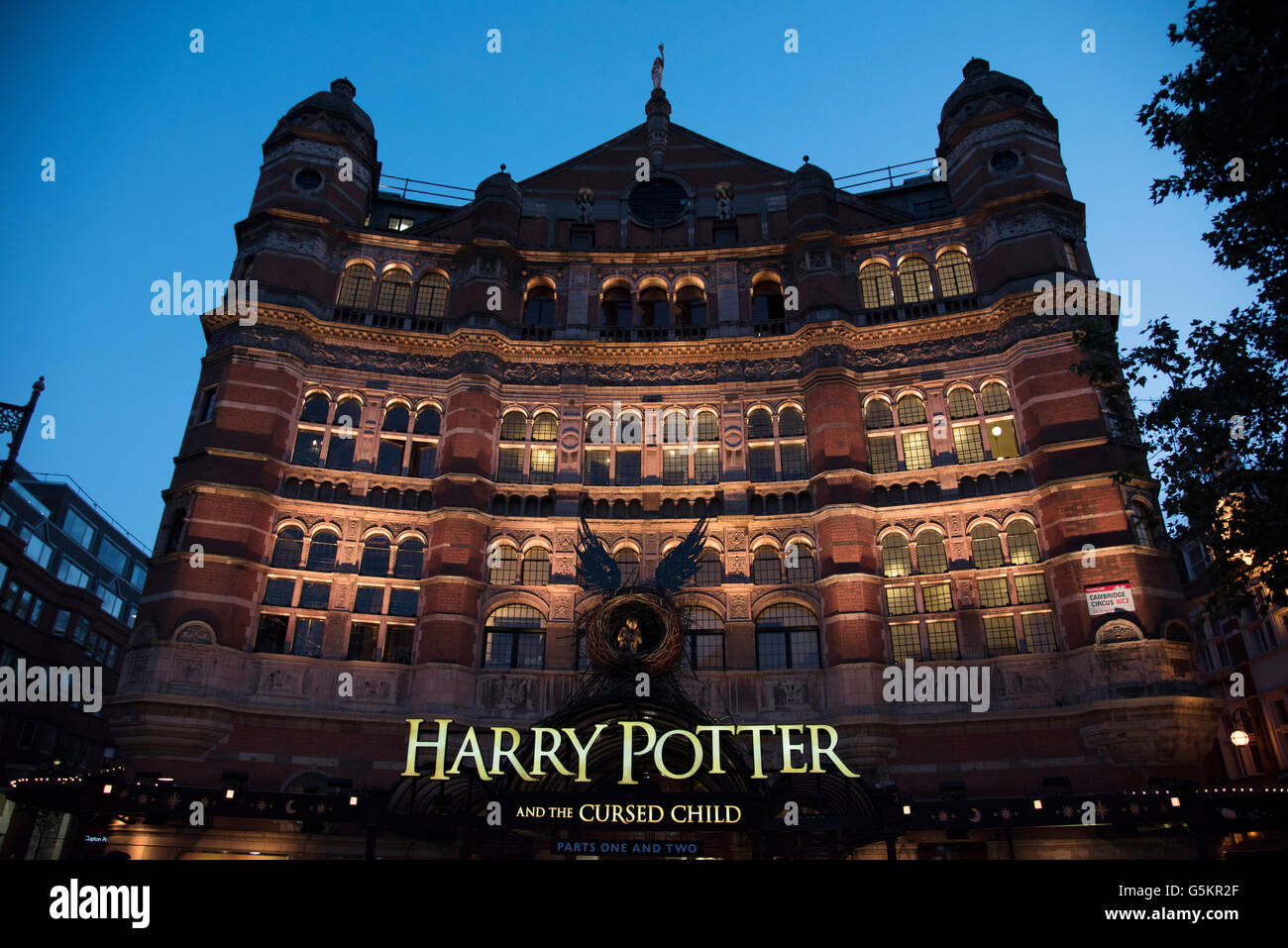 Harry Potter und das verfluchte Kind Eintritt im Palace Theatre, Shaftesbury Avenue, London in
