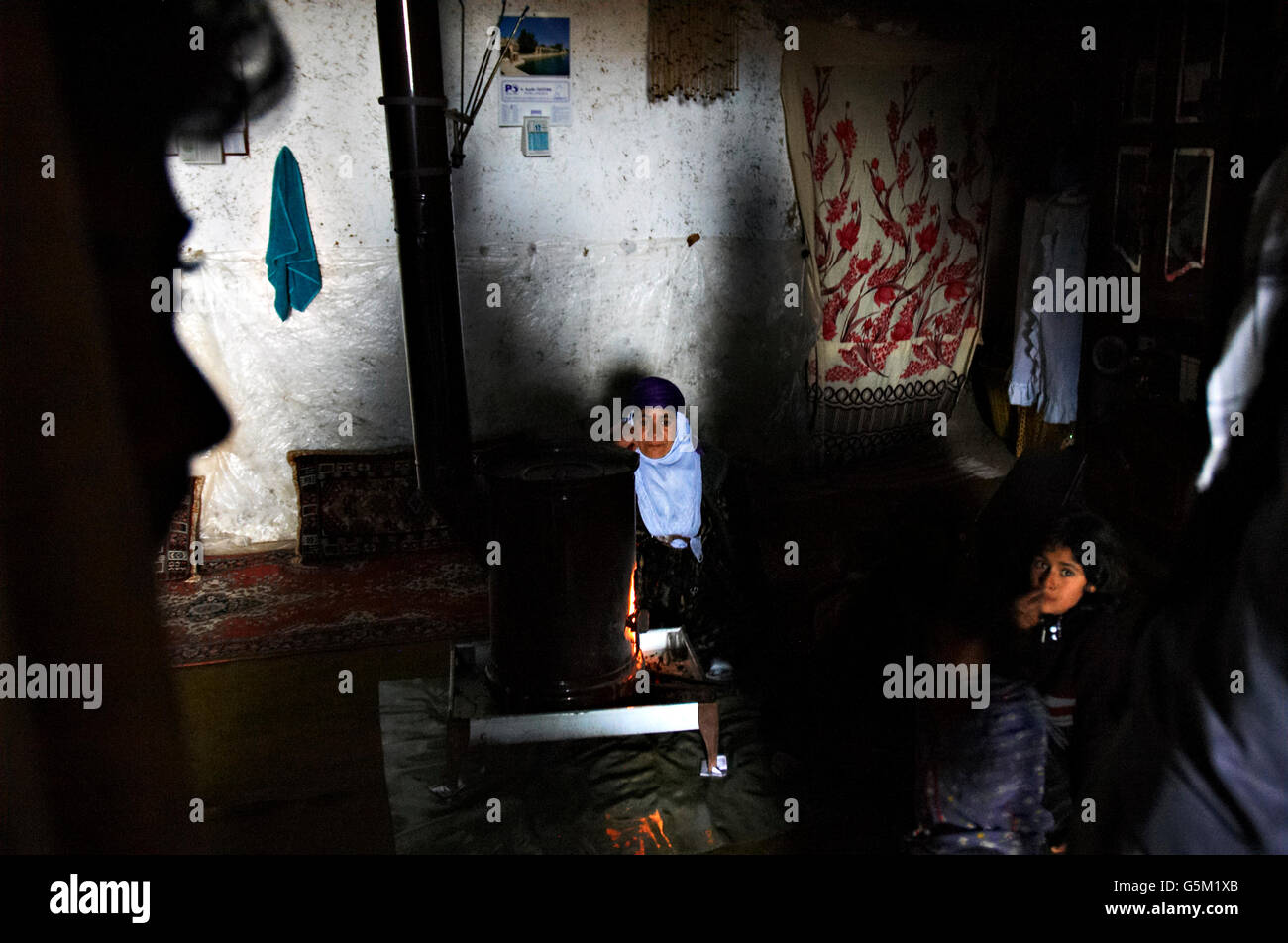 Eine kurdische Familie, die in einer Höhle zu leben. Ceylanpinar, Sanliurfa. Stockfoto