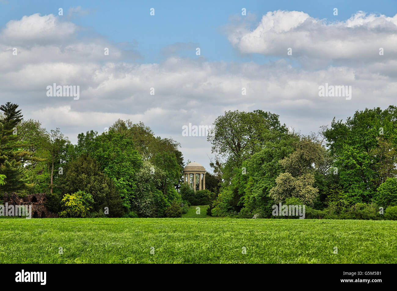 Woerlitzer Park, Venus-Tempel hinter Bäumen Stockfoto