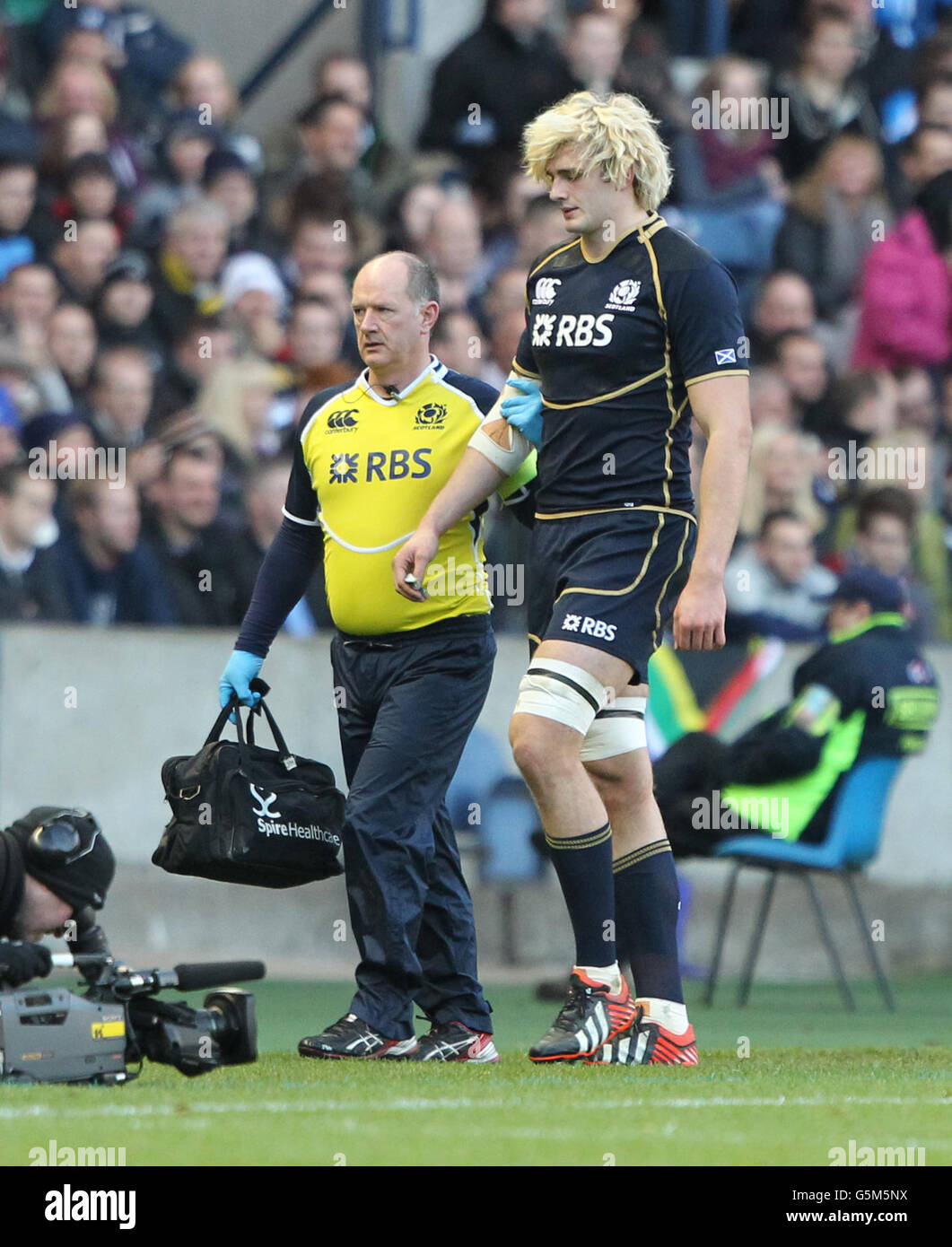 Richie Gray aus Schottland verlässt das Feld während des EMV-Testmatches in Murrayfield, Edinburgh. Stockfoto