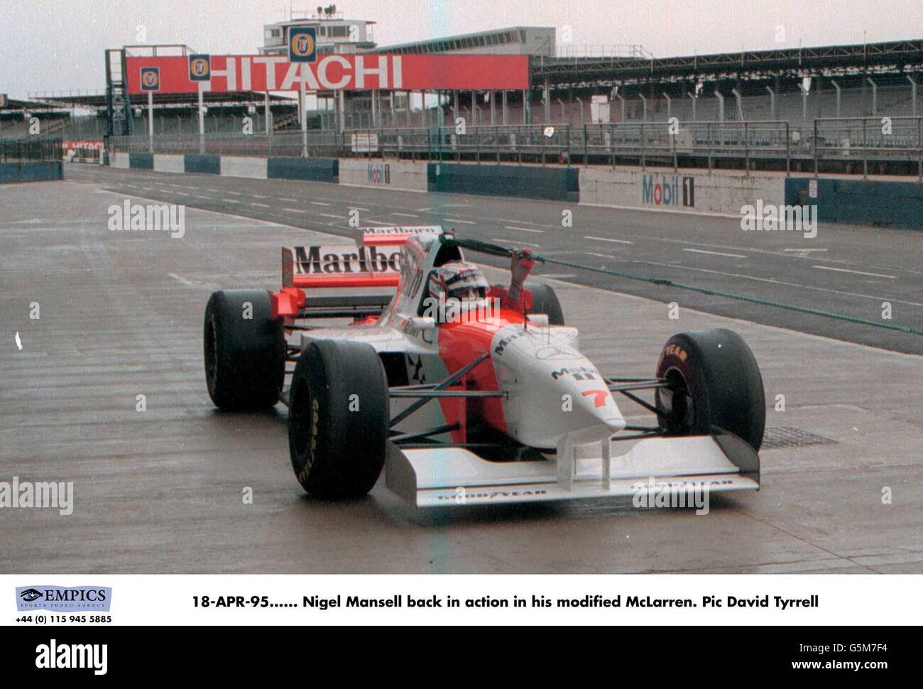 EMPICS,4 Mansell. 18-APR-95. Nigel Mansell wieder in Aktion in seinem modifizierten McLarren Stockfoto