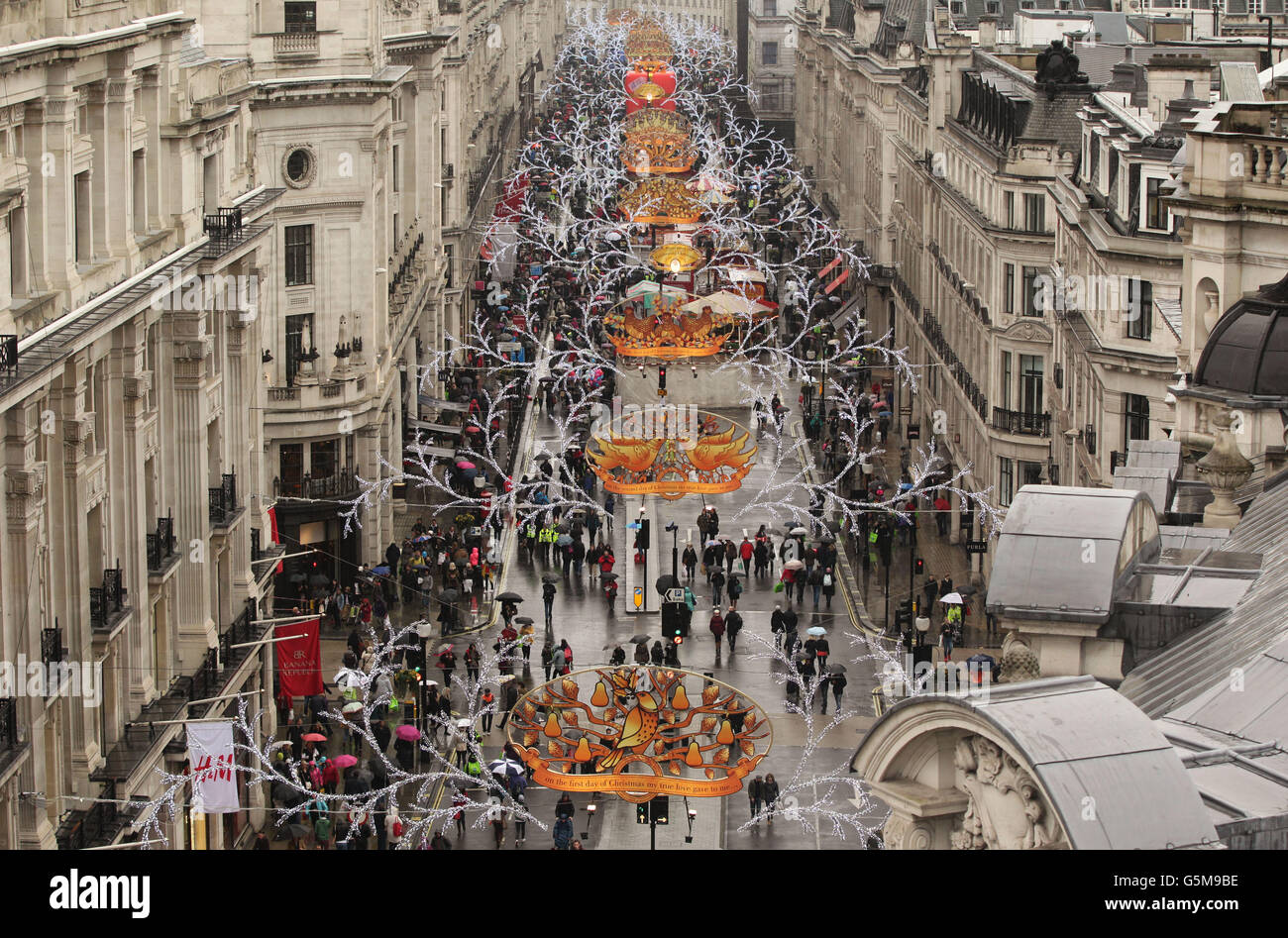 Ein Blick auf die Regent Street während des American Express Shop West End VIP (Very Important Pedestrian) Day, wo die Oxford Street und die Regent Street im Zentrum von London verkehrsfrei sein werden und die Straßen von 0800 bis 2000 für den Verkehr gesperrt sind. Stockfoto