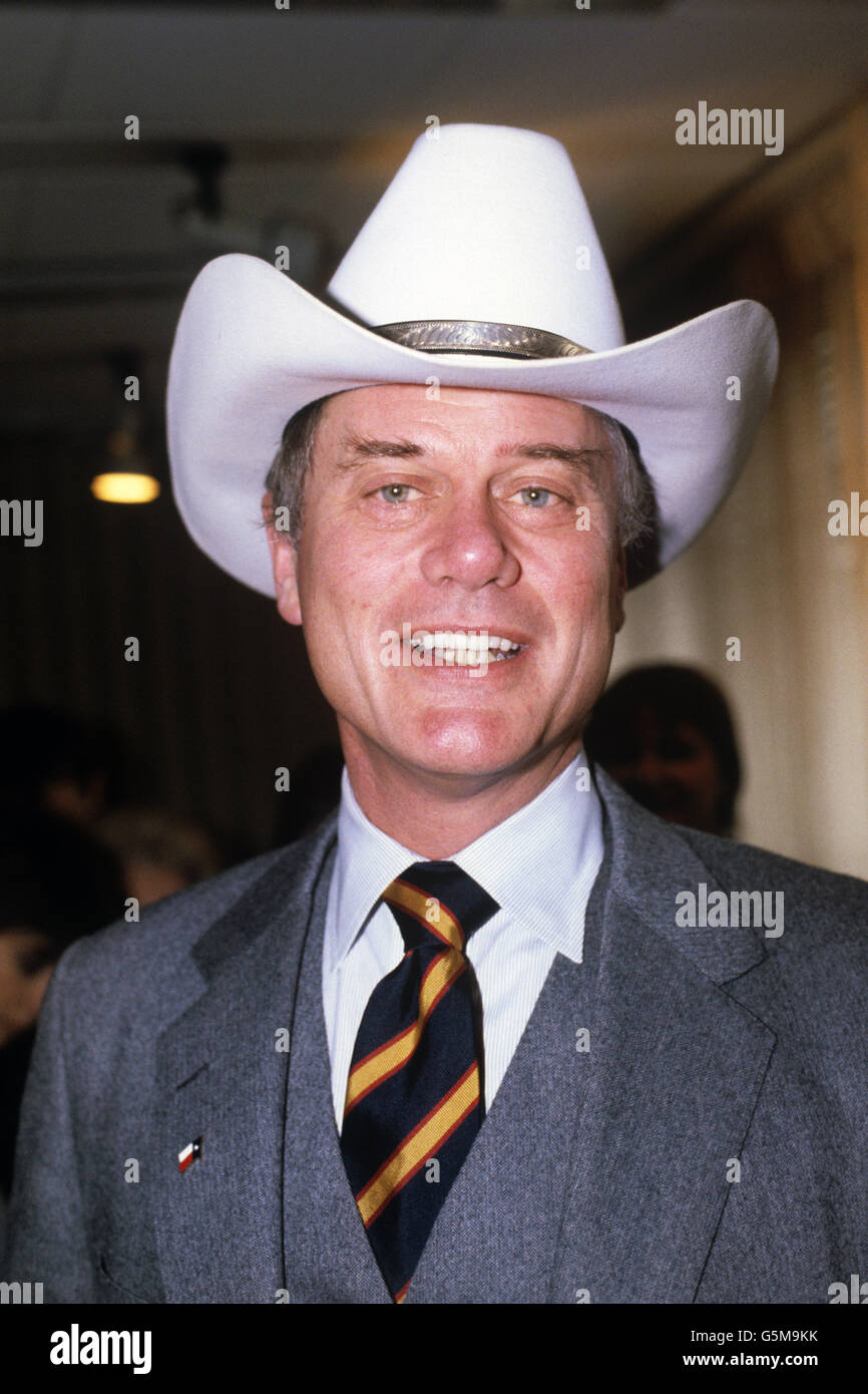 Der amerikanische Schauspieler Larry Hagman, der den schurkischen Ölmagnaten JR Ewing in der Hit-TV-Seifenoper Dallas spielt, abgebildet in London. Stockfoto