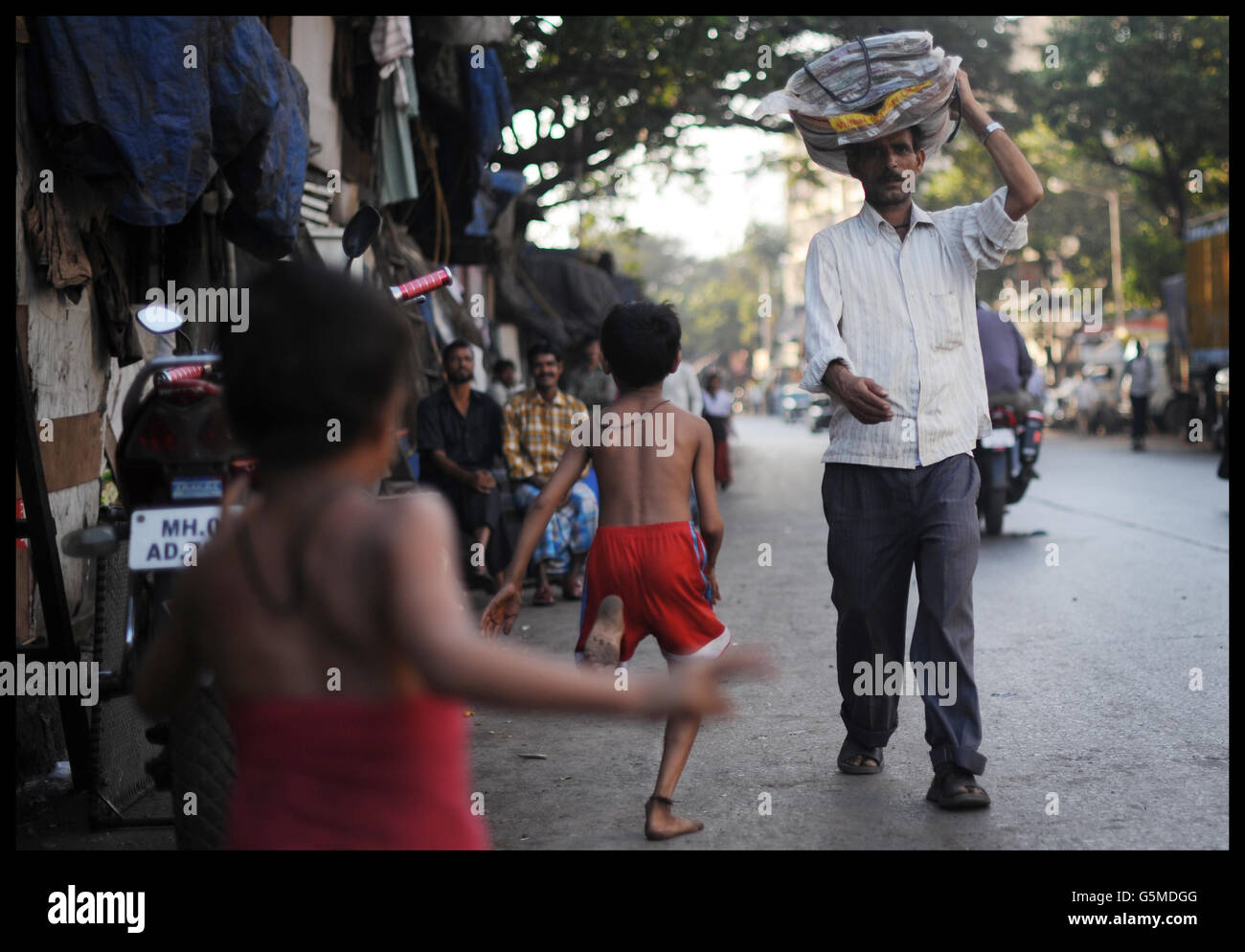 Stock Fotos von Straßenszenen in Mumbai, Indien. DRÜCKEN Sie VERBANDSFOTO. Bilddatum: Donnerstag, 29 2012. November. Siehe PA Story. Bildnachweis sollte lauten: Stefan Rousseau/PA Stockfoto
