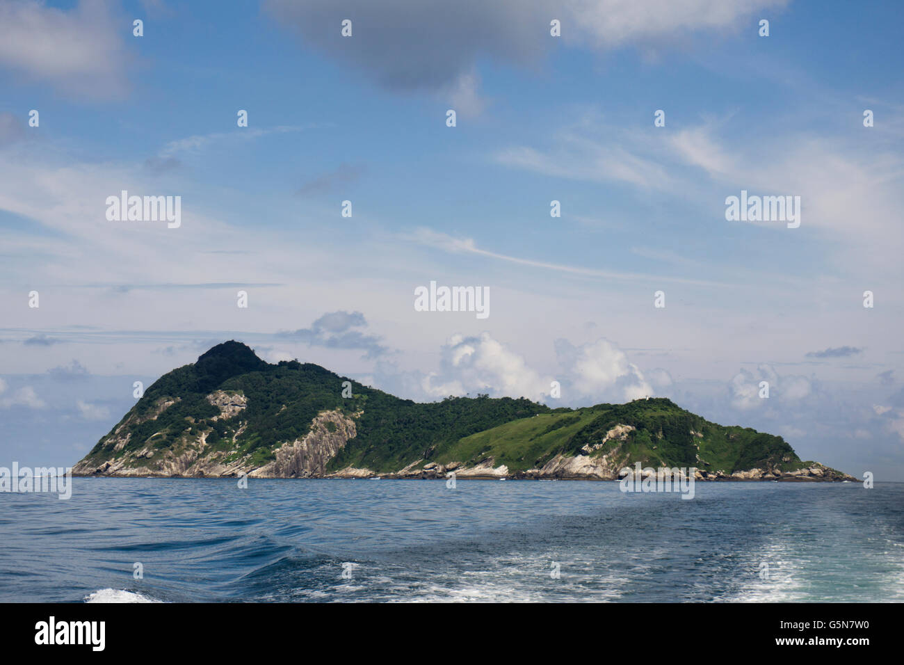 Queimada Grande Insel bekannt als Schlange Heimatinsel Giftschlange Jararaca Ilhoa Bothrops Insularis Küste von Brasilien. Stockfoto