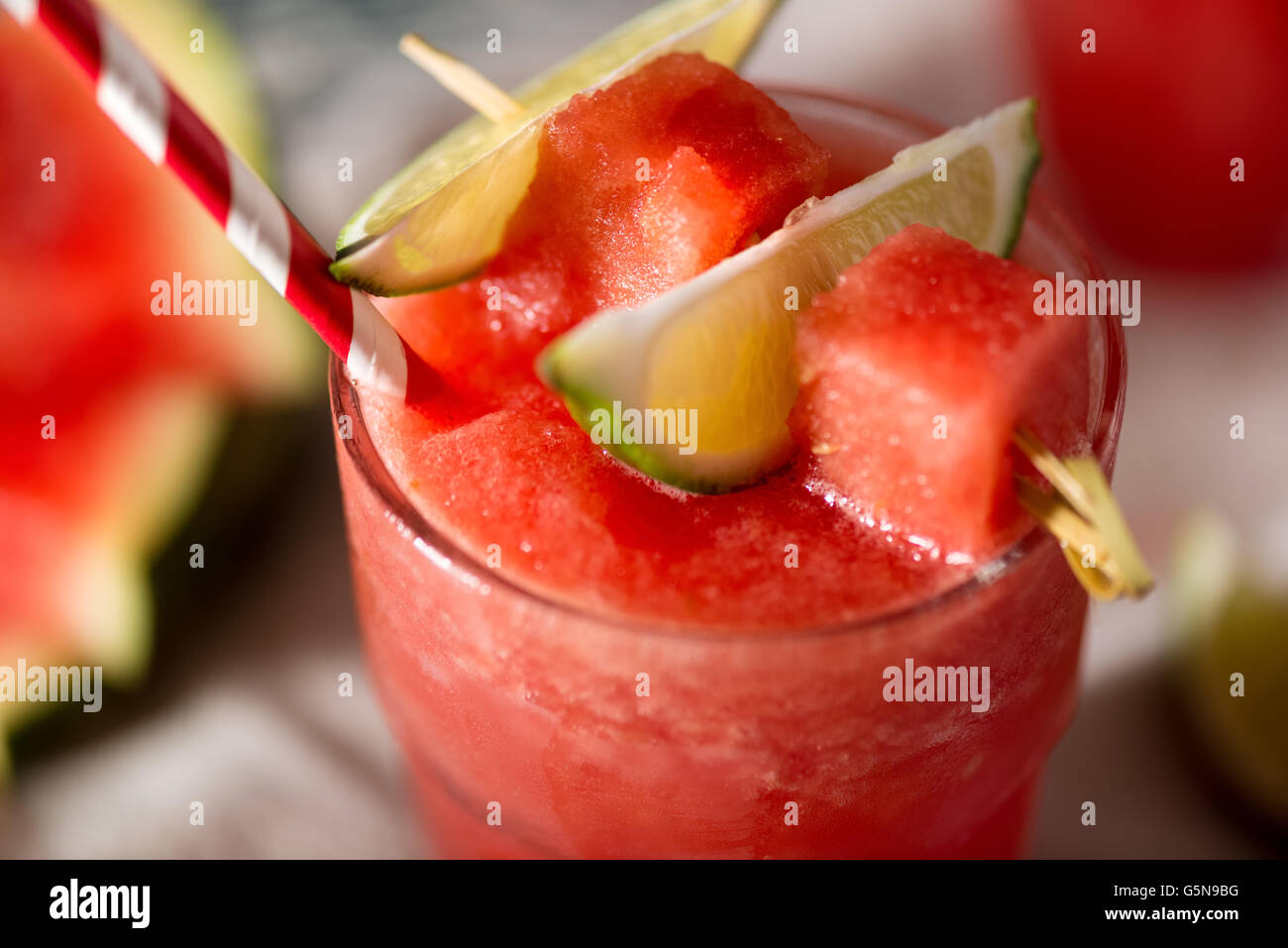 Sommer-Wassermelone cocktail mit Limetten - sehr erfrischend Stockfoto