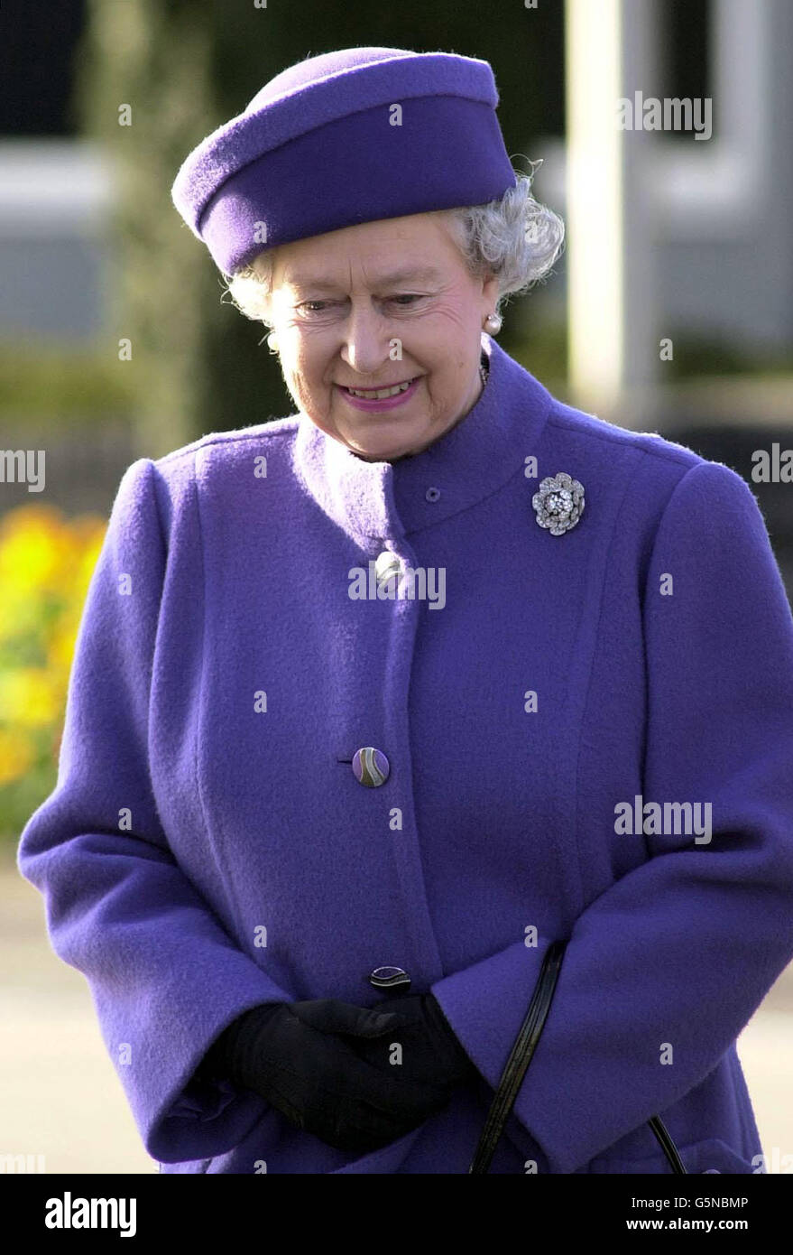 Königin Elizabeth II verlässt den Flughafen Heathrow für einen offiziellen Besuch in Jamaika nur 72 Stunden nach der Beerdigung ihrer Schwester Prinzessin Margaret. Auf den dreitägigen Besuch in Kingston und Montego Bay folgen königliche Touren durch Neuseeland und Australien. Stockfoto