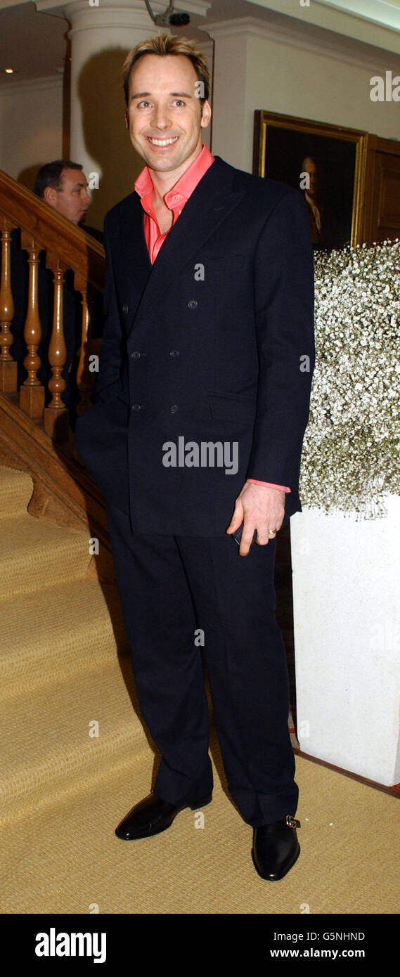 David Furnish, Partner des Musikers Sir Elton John, kam bei Christie's in London an, für die Lighthouse Auction, gesponsert von Ralph Lauren. Die jährliche Veranstaltung sammelt Gelder für die berühmte Wohltätigkeitsorganisation, die Dienstleistungen für Menschen mit HIV anbietet. Stockfoto