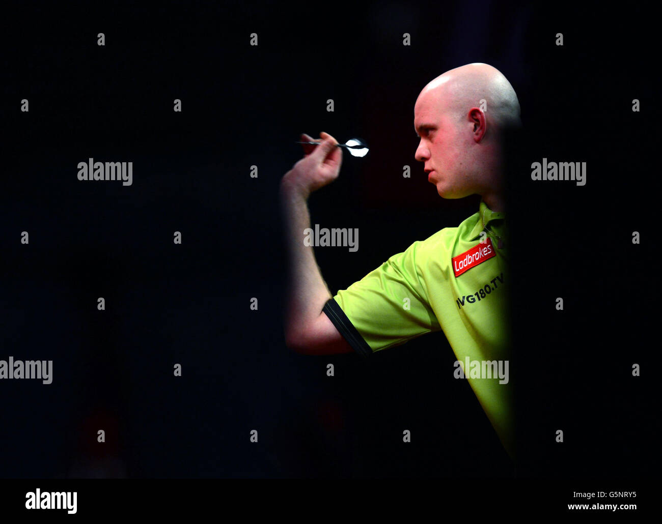 Michael van Gerwen in Aktion während der World Darts Championship Ladbrokes.com im Alexandra Palace, London. Stockfoto