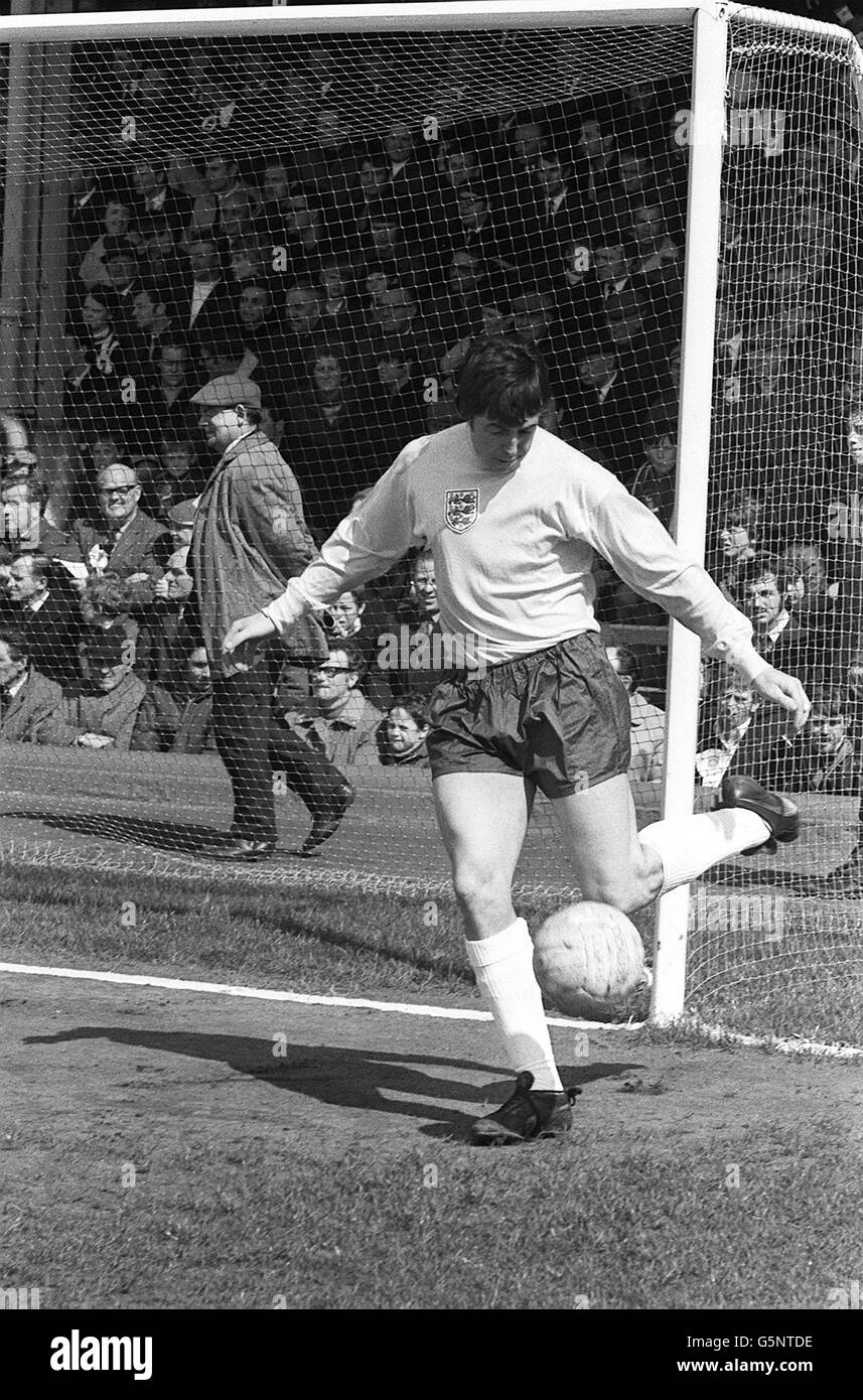 Gordon Banks in Aktion, einer der Torhüter in Englands 28-Spieler-Kader für die Weltmeisterschaft in Mexiko. Banks war der am meisten bedeckte englische Torhüter aller Zeiten. Stockfoto