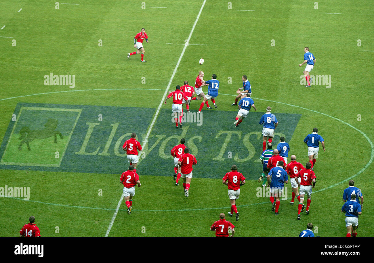 Pitch Branding für Wales und Frankreich, bei der Lloyds TSB Six Nations Championship, im Millennium Stadium in Cardiff. Stockfoto