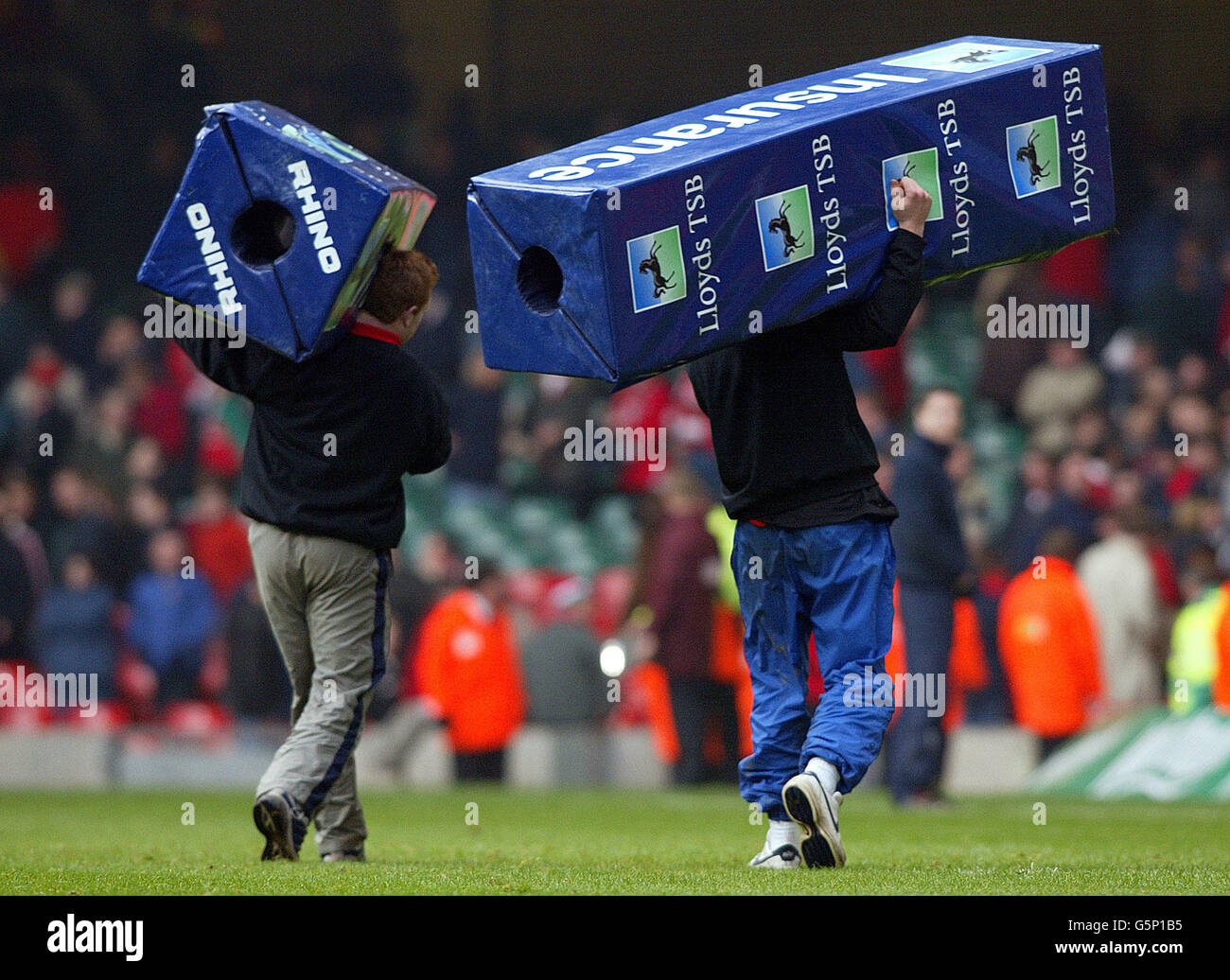 Pitch Branding für das Spiel Wales und Frankreich, in der Lloyds TSB Six Nations Championship, im Millennium Stadium, Cardiff. Stockfoto