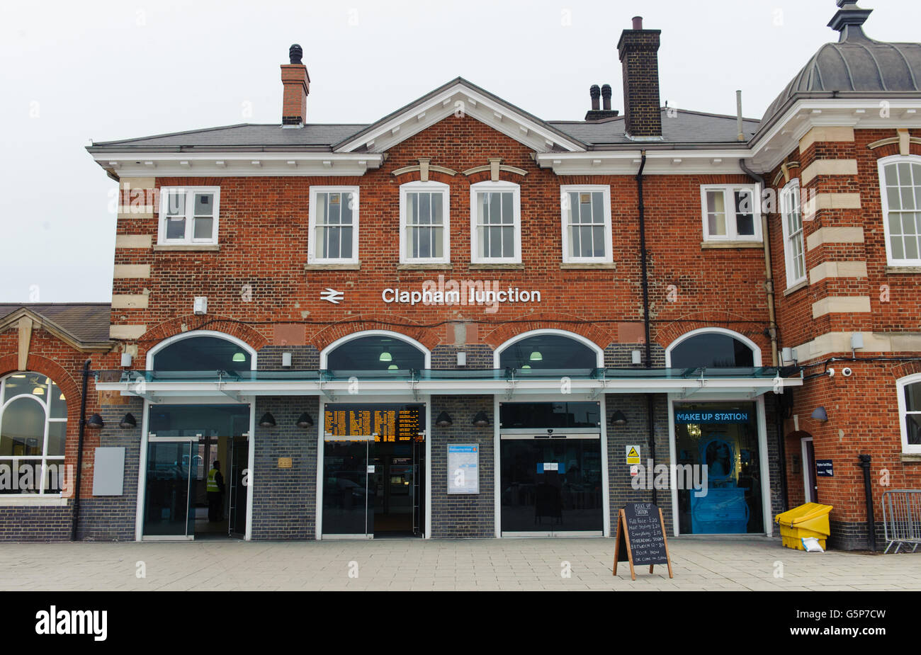 Eine allgemeine Ansicht des Bahnhofs Clapham Junction, im Süden Londons. Stockfoto
