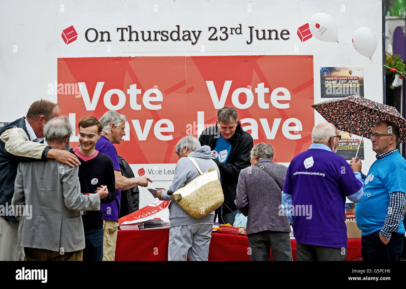 Worthing West Sussex, UK. 22. Juni 2016. Stimmen lassen Aktivisten auf den Straßen von Worthing heute ist ein Tag vor dem EU-Referendum stimmen in Großbritannien Credit: Simon Dack/Alamy Live News Stockfoto