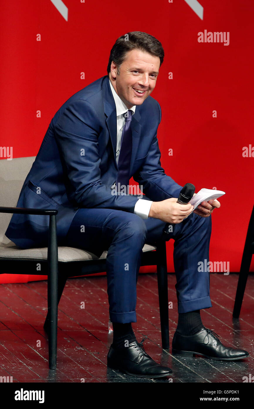 Nachrichten präsentation Fotos und Bildmaterial in hoher Auflösung