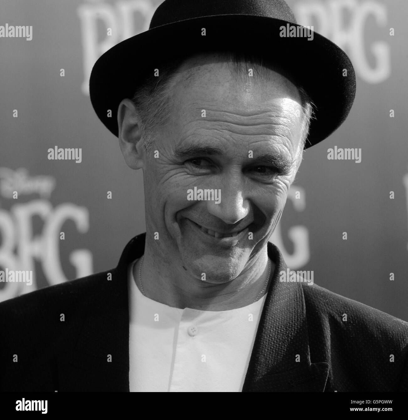 Los Angeles, CA, USA. 21. Juni 2016. Mark Rylance bei Ankunft für die BFG (große freundliche Riese) Premiere, El Capitan Theatre, Los Angeles, CA 21. Juni 2016. © Jared Milgrim/Everett Collection/Alamy Live-Nachrichten Stockfoto