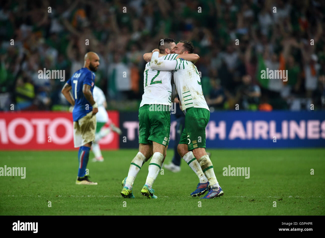 Lille, Frankreich. 22. Juni 2016. Shane Duffy (Eire) Richard Keogh (Eire); 22. Juni 2016 - Fußball: Uefa Euro Frankreich 2016, Gruppe E, Italien mit 0: 1 Irland, bei Stade Pierre Mauroy, Lille Metropole, Frankreich.; ; Bildnachweis: Aicfoto/AFLO/Alamy Live-Nachrichten Stockfoto