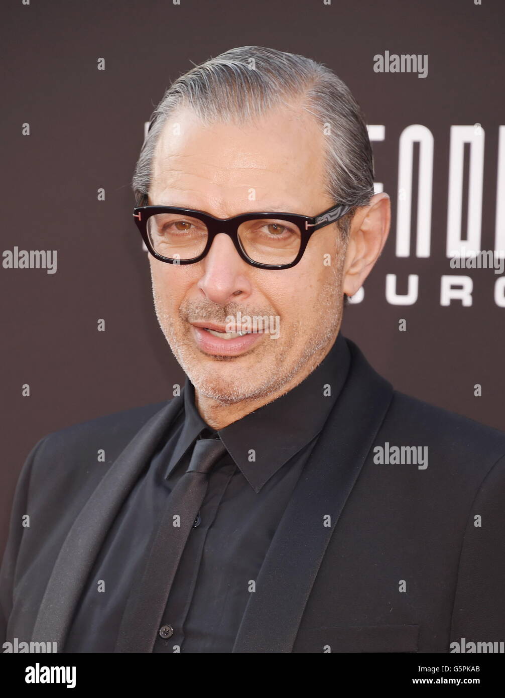 Hollywood, Kalifornien. 20. Juni 2016. HOLLYWOOD, CA - 20 Juni: Schauspieler Jeff Goldblum kommt bei der Premiere von 20th Century Fox "Independence Day: Wiederaufleben" in TCL Chinese Theatre am 20. Juni 2016 in Hollywood, Kalifornien. | Verwendung Weltweit/Picture Alliance © Dpa/Alamy Live-Nachrichten Stockfoto