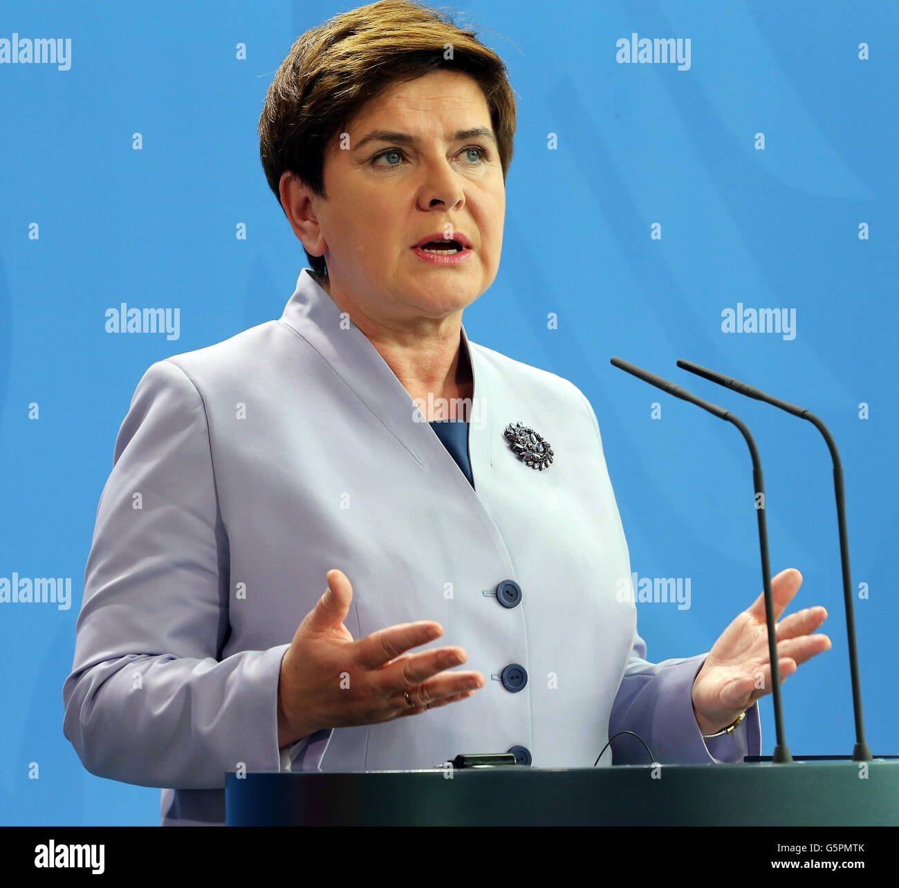 Berlin, Deutschland. 22. Juni 2016. Der polnische Premierminister Beata Szydlo beantwortet Fragen von Journalisten während einer Pressekonferenz im Bundeskanzleramt in Berlin, Deutschland, 22. Juni 2016. Foto: WOLFGANG KUMM/Dpa/Alamy Live News Stockfoto