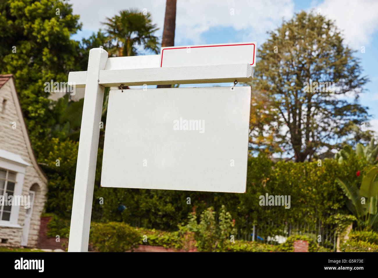 Leere Schild am Haus zur Miete oder Pacht in Kalifornien, USA Stockfoto