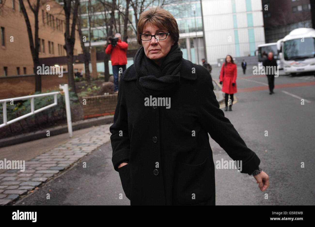 Detective Chief Inspector April Casburn verlässt das Southwark Crown Court, London, nachdem er für schuldig befunden wurde, Informationen an die Nachrichten der Welt zu verkaufen. Stockfoto