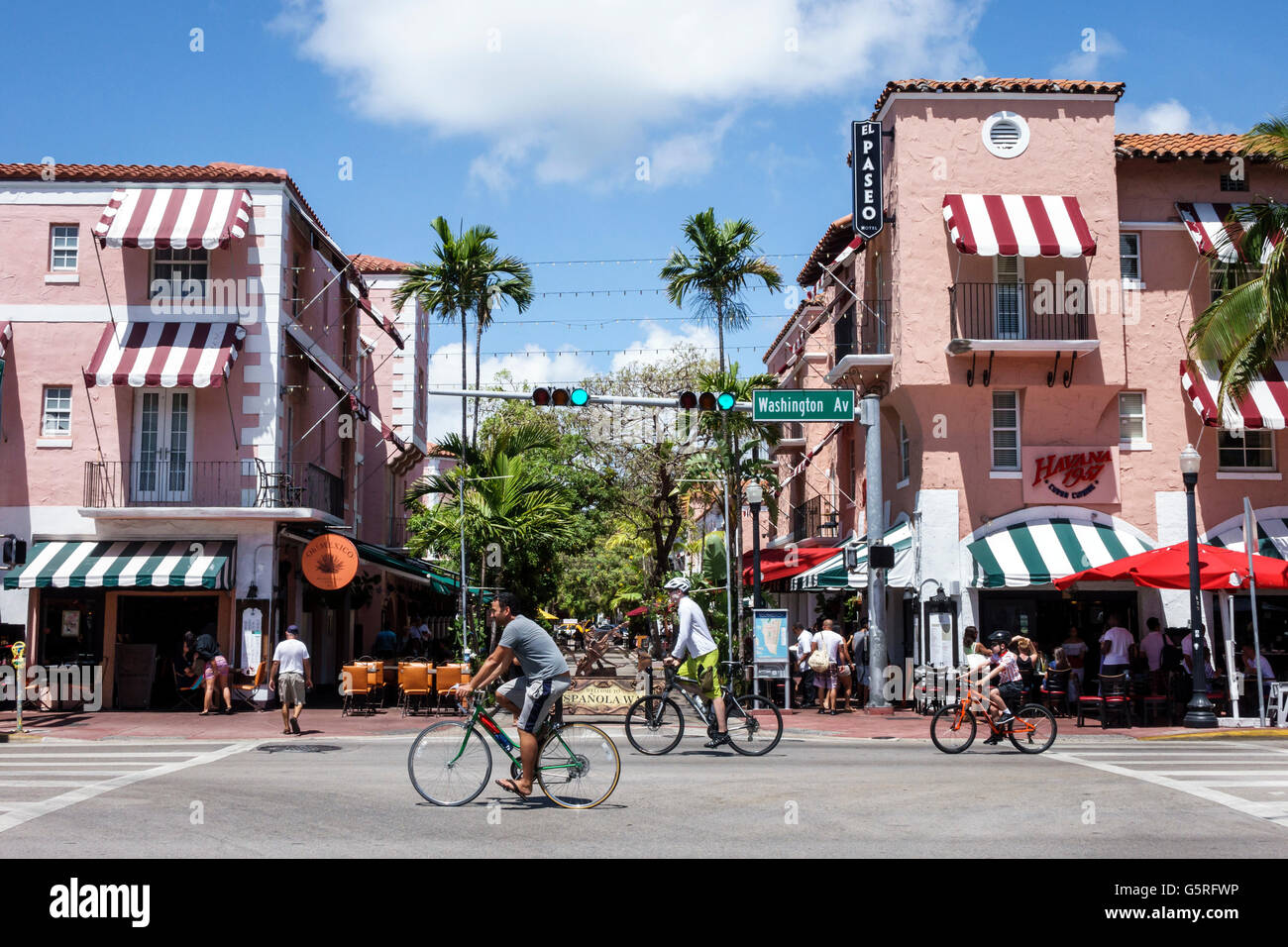 Miami Beach, Florida, Espanola Way, spanisch-mediterraner Stil, Havanna 1957, Oh! Mexiko, Restaurant Restaurants Clay Hotel Reiten Fahrradfahrer Stockfoto