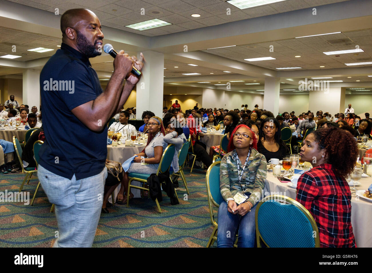 Miami Florida, Hyatt, Hotel, Unterkunft, National Preventing Crime in the Black Community Conference, Schwarze Minderheiten, Erwachsene, Erwachsene, Männer, Redner, sprechen Stockfoto