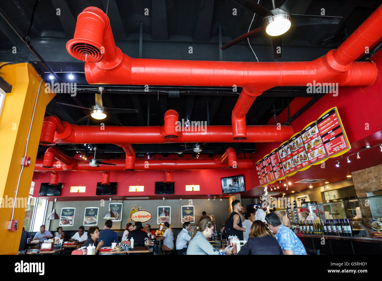 Miami Florida, La Granja Downtown, Restaurant Restaurants Essen Essen Essen Essen Essen gehen Cafe Cafés Bistro, peruanisches Essen, innen, freiliegende Decke, i Stockfoto