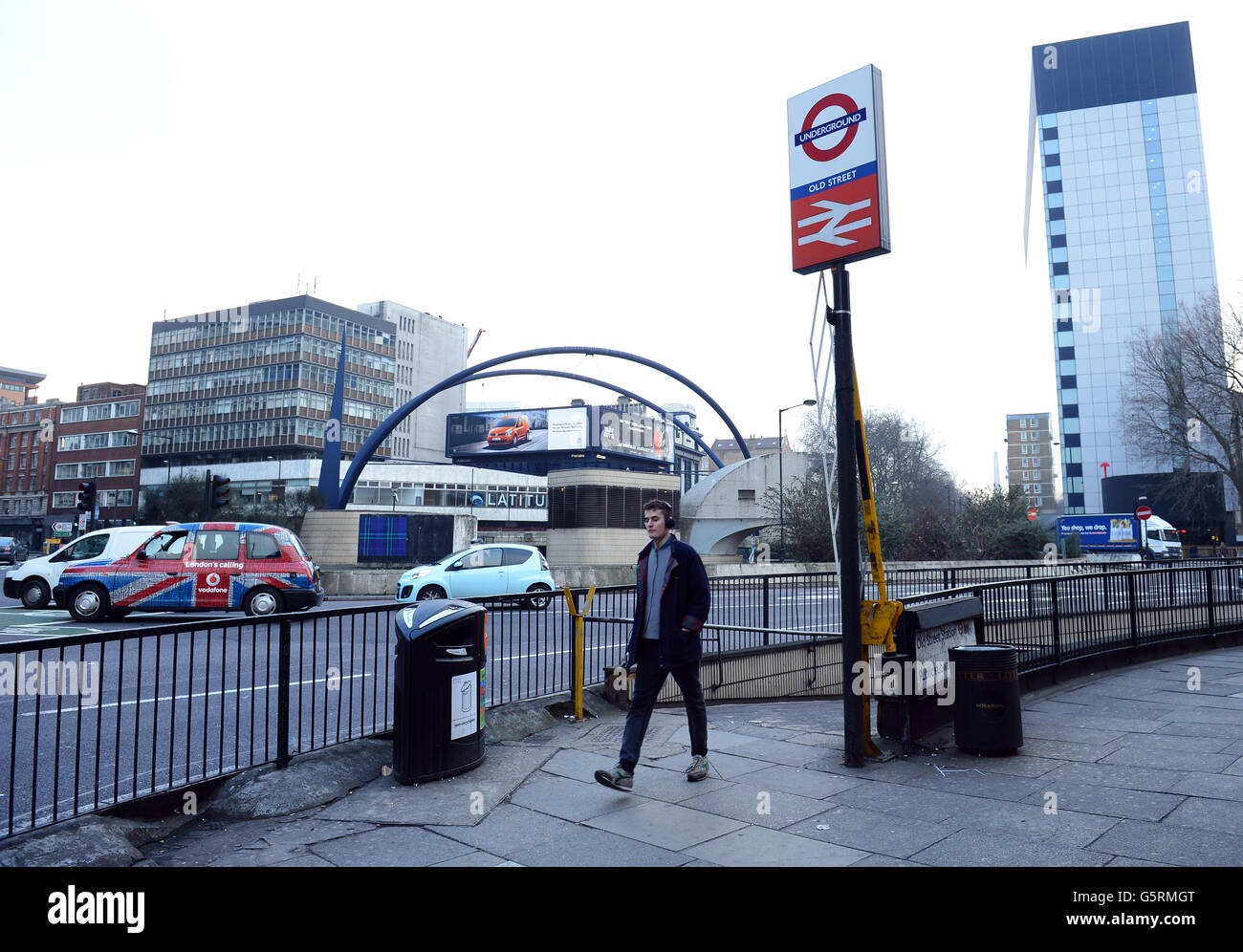 Old Street Roundabout und die Umgebung, die manchmal als Silicon Roundabout aufgrund der hohen Anzahl von Web-Unternehmen dort bekannt ist, und als Verweis auf Silicon Valley in Kalifornien. Stockfoto