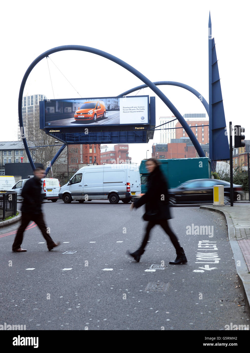 Old Street Roundabout und die Umgebung, die manchmal als Silicon Roundabout aufgrund der hohen Anzahl von Web-Unternehmen dort bekannt ist, und als Verweis auf Silicon Valley in Kalifornien. Stockfoto