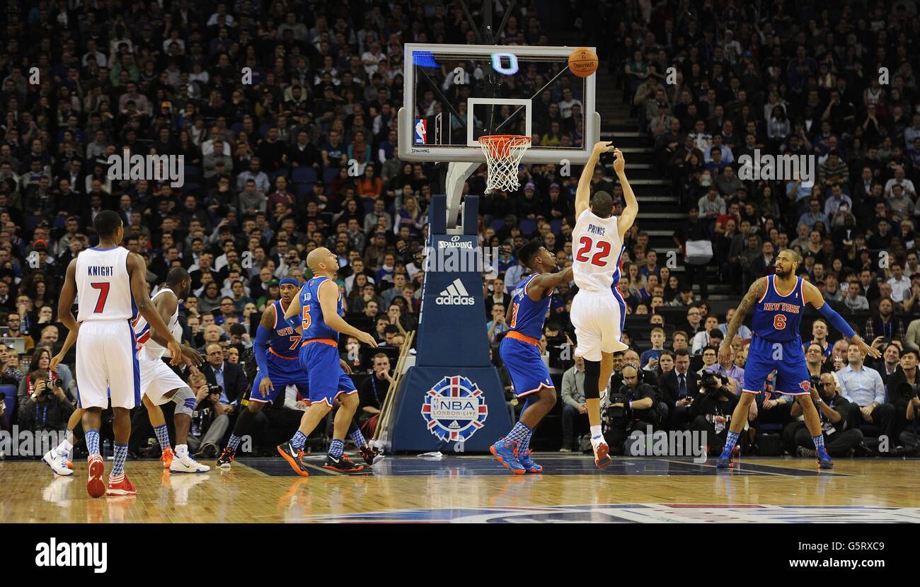 Basketball - 2013 NBA London Live - Detroit Pistons gegen New York Knicks - O2 Arena. Der Tayshaun Prince von Detroit Pistons hat während des NBA London Live-Spiels 2013 in der O2 Arena in London einen Schuss abgeschossen. Stockfoto